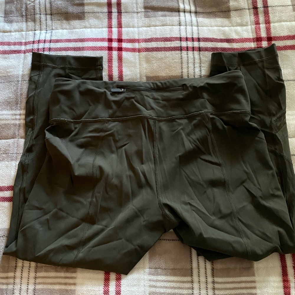 Lululemon Pace Rival Crop *Full-On Luxtreme 22"
Dark Olive - Picture 2 of 11